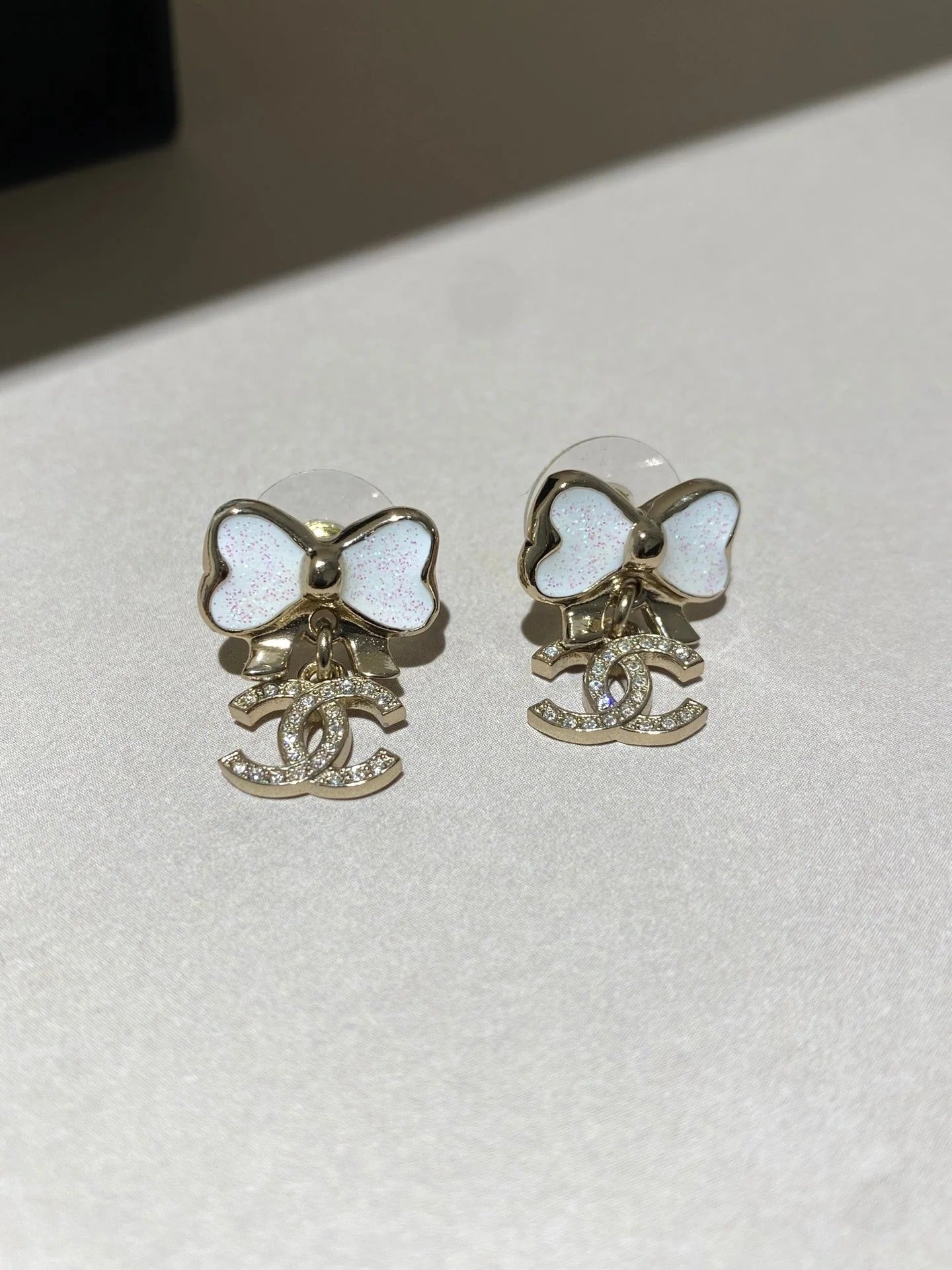 CC Fine Sparkling Bow Gold Mop Earrings