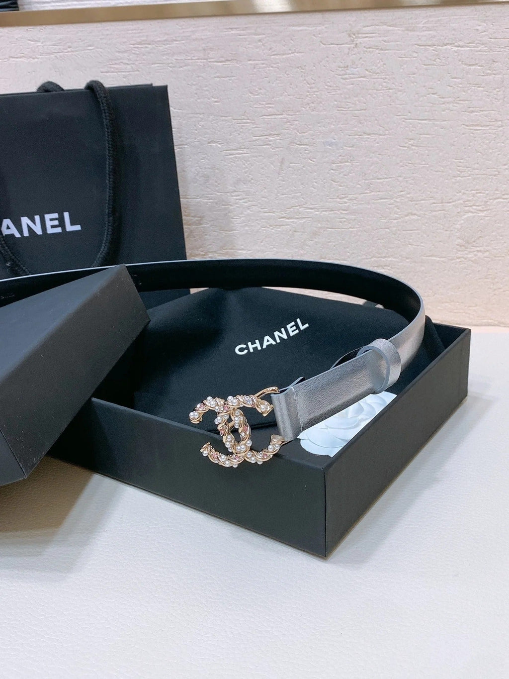 CC BELT 20MM IN SILVER GREY CALFSKIN GOLD HARDWARE ATTACH PEARLS