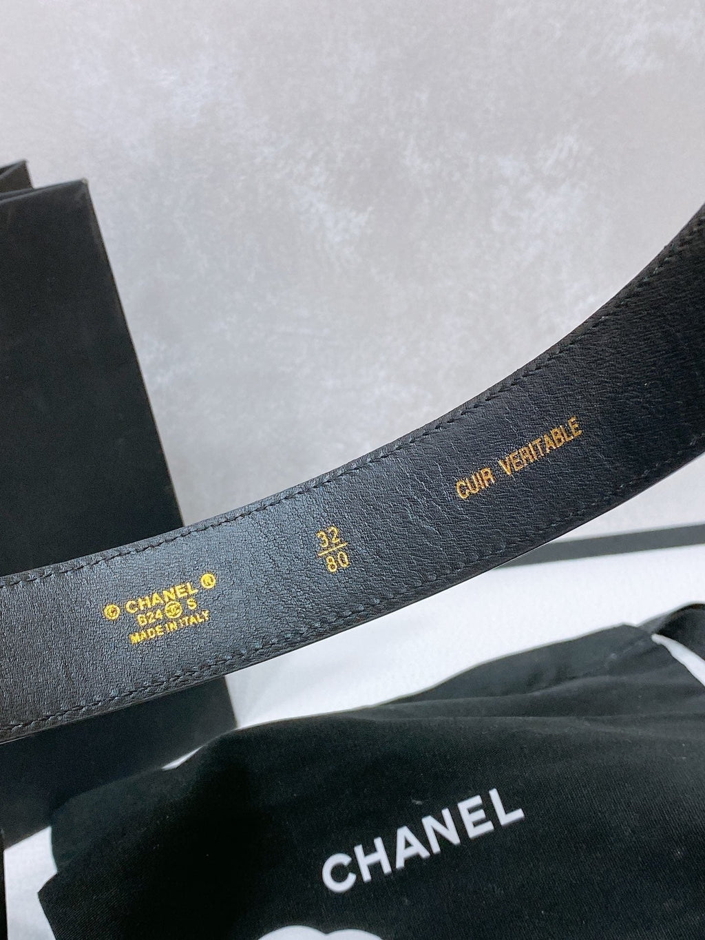 CC 30MM BELT IN BLACK EMBROIDERED CALFSKIN WHITE MIX BLACK METAL HARDWARE