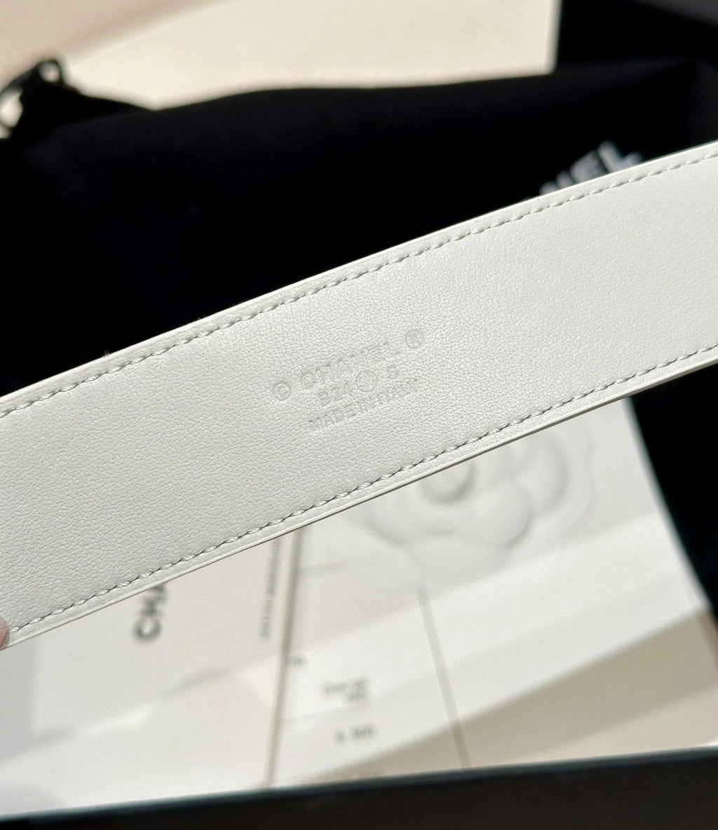 DOUBLE C BELT 30MM IN WHITE CALFSKIN GOLD BUCKLE WITH EMBOSSED CHECK PATTERN