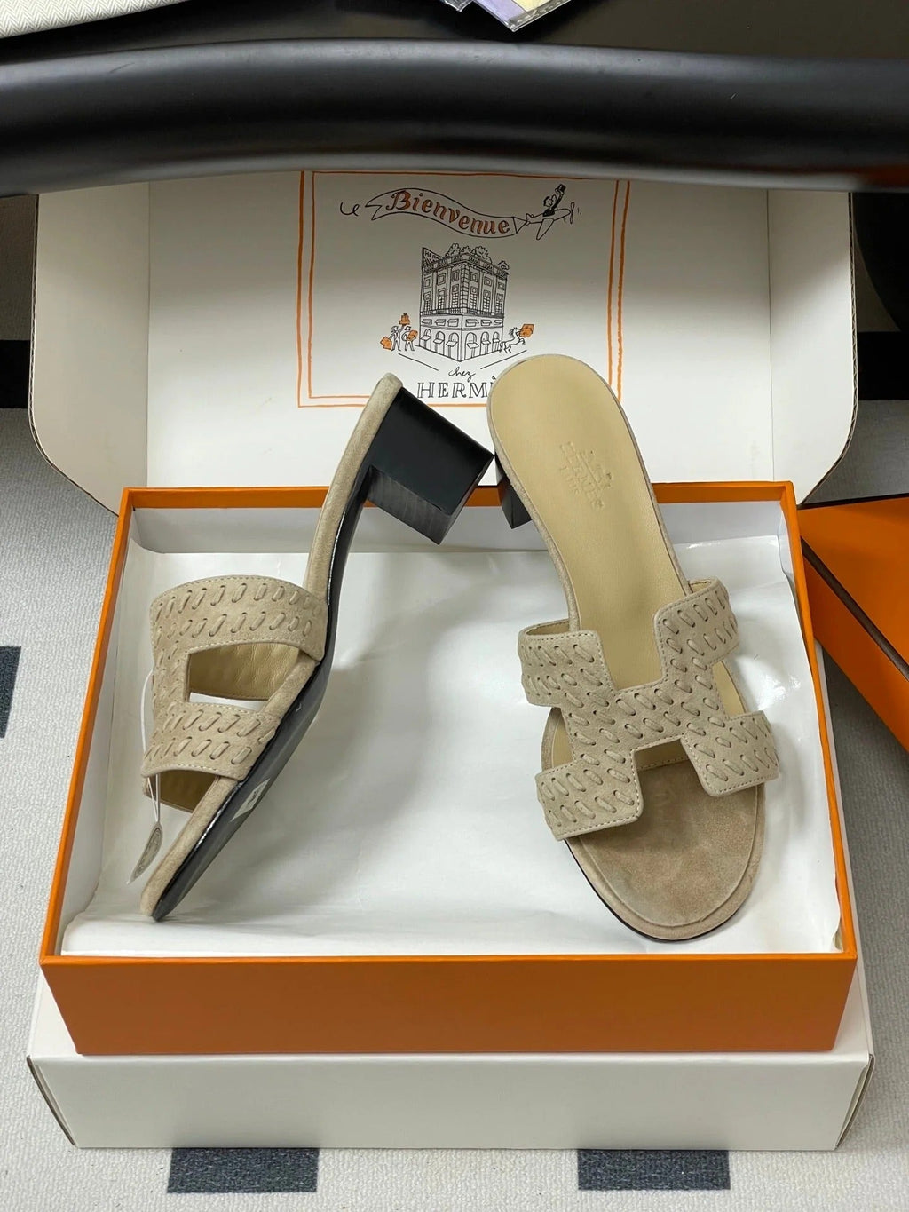 HM 25S ORAN HIGH‑HEEL SANDAL IN BEIGE SUEDE AND LAMBSKIN