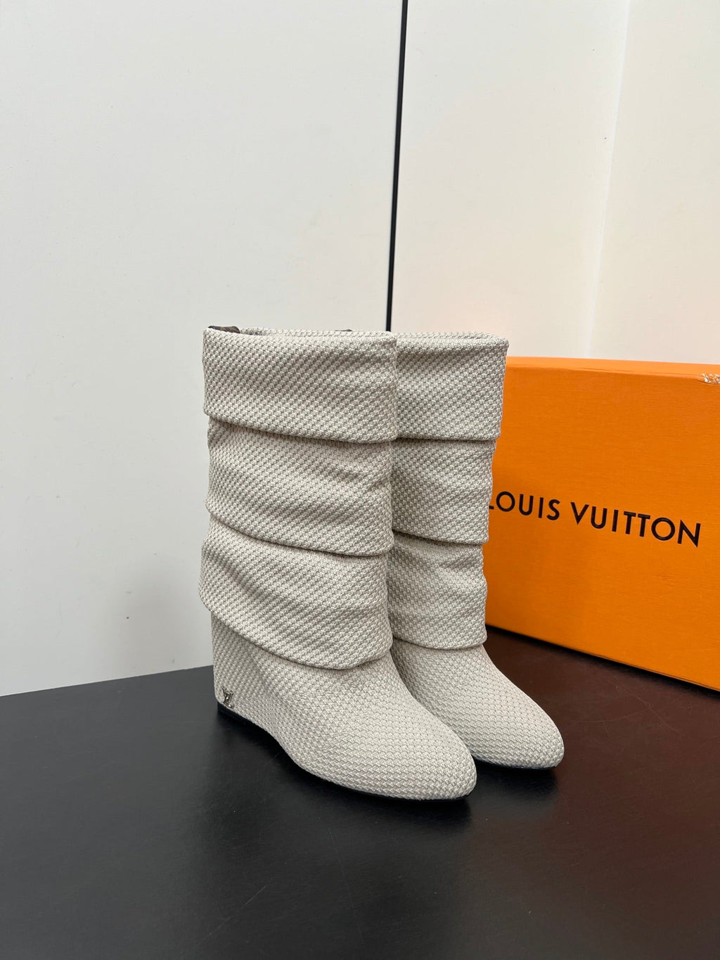 LV 26s Mid-Calf Boots 110 Off-White Knit Fabric 619403