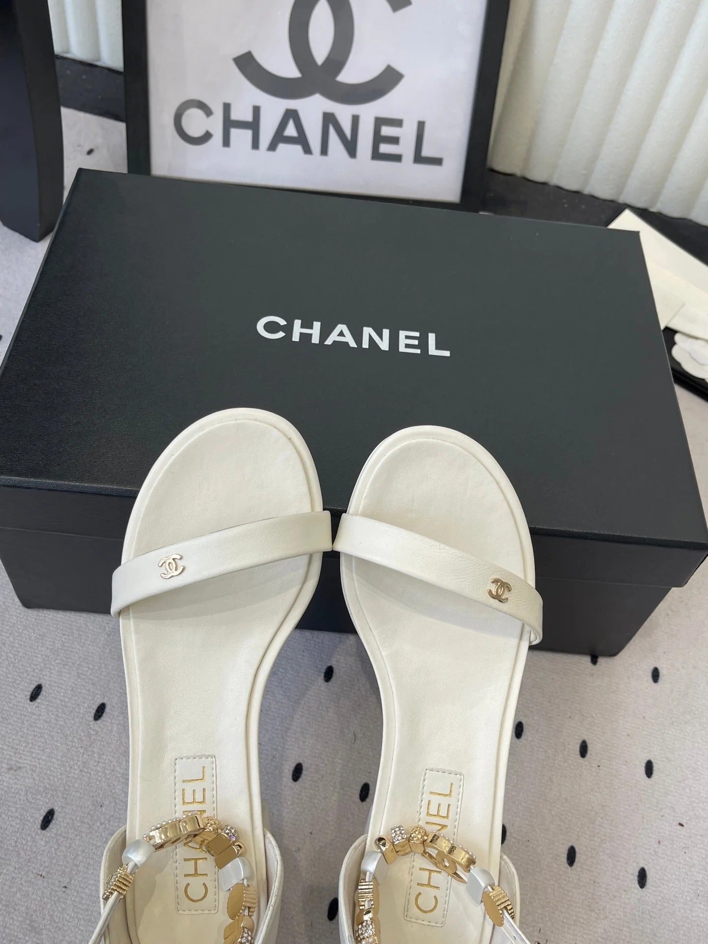 CC 26s Sandals 35 White Sheepskin 650105