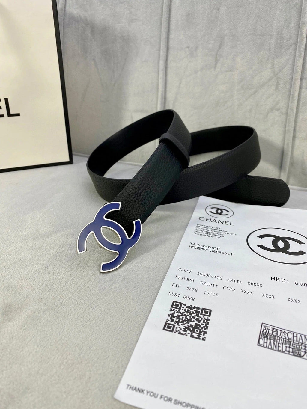 CC 30MM BELT IN BLACK GRAINED CALFSKIN WITH NAVY BLUE METAL LOGO