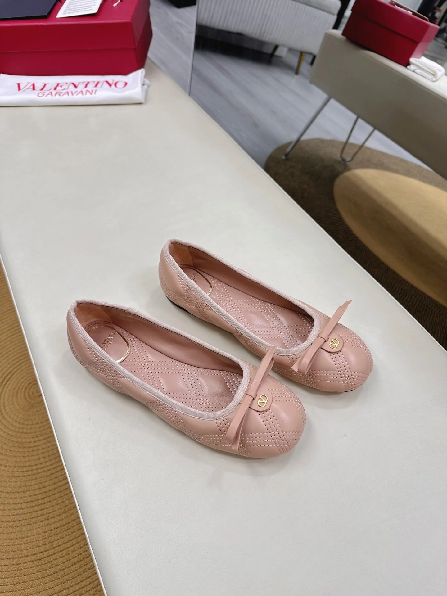 VLTN CLASSIC BALLET FLATS 25S IN NUDE PINK CALFSKIN WITH BOW
