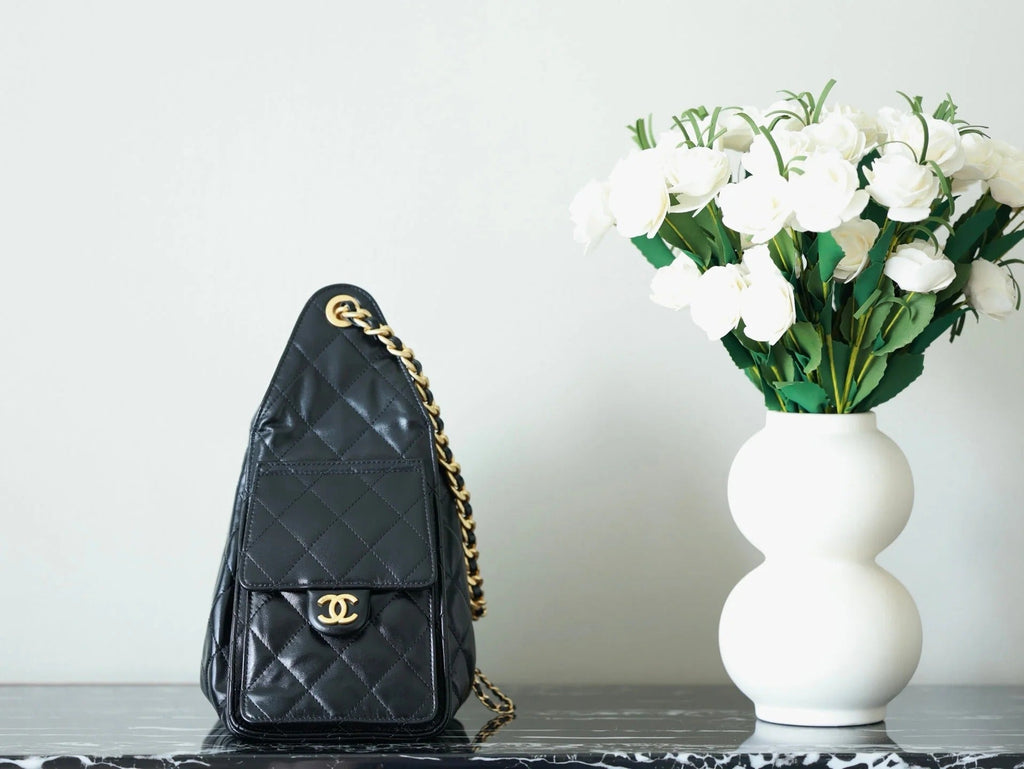 CHANEL 25S HOBO BAG 30 CM IN BLACK LIGHT GLOSSY LEATHER WITH GOLD HARDWARE
