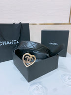 DOUBLE C 38MM IN BLACK QUILTED LAMBSKIN GOLD HEART BUCKLE