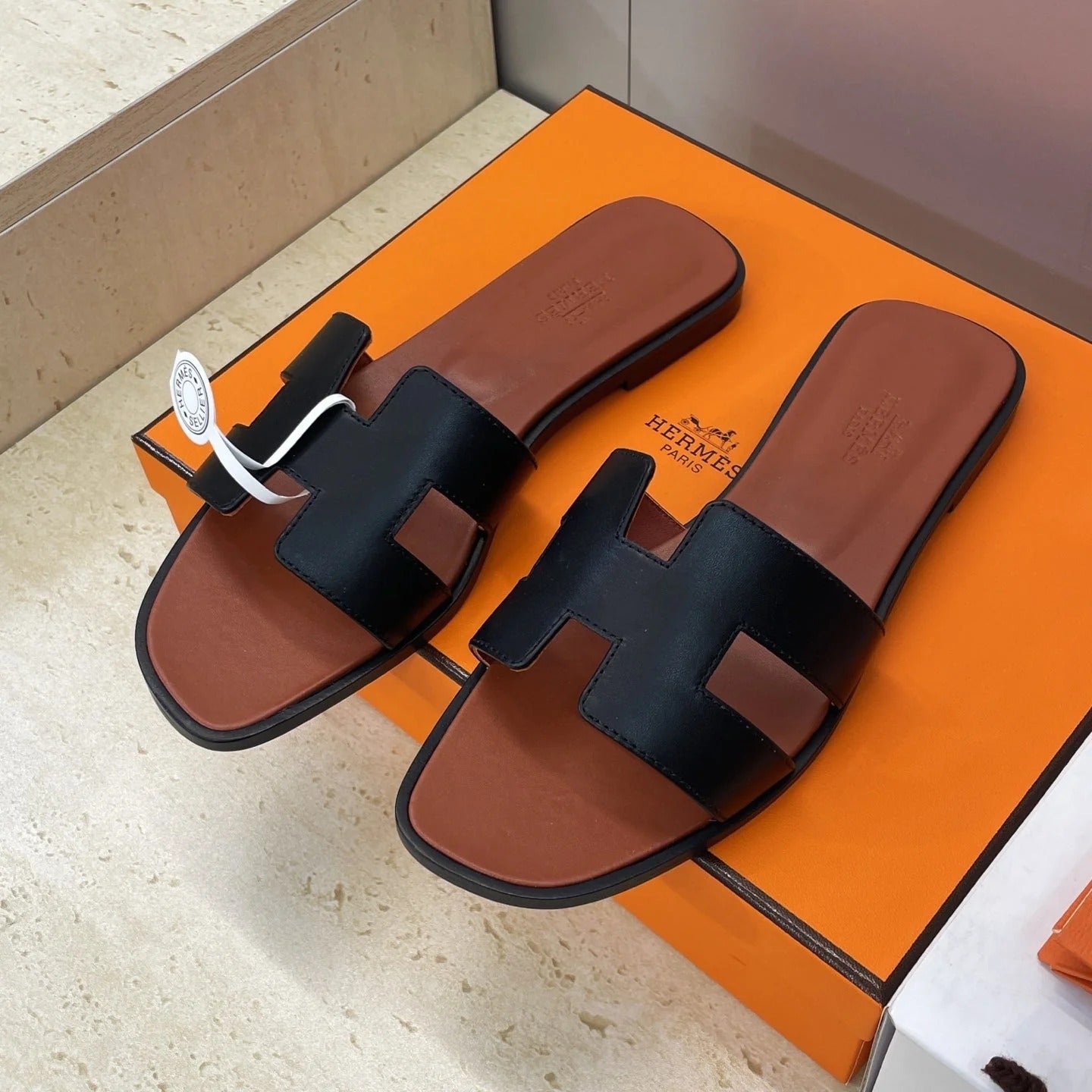 HM 26ss Oran Sandals Brown Black Calfskin 607221