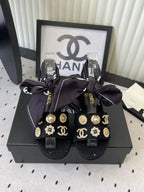 CC 26s Sandals 55 Black Tweed Mixed Gold Charm 650081