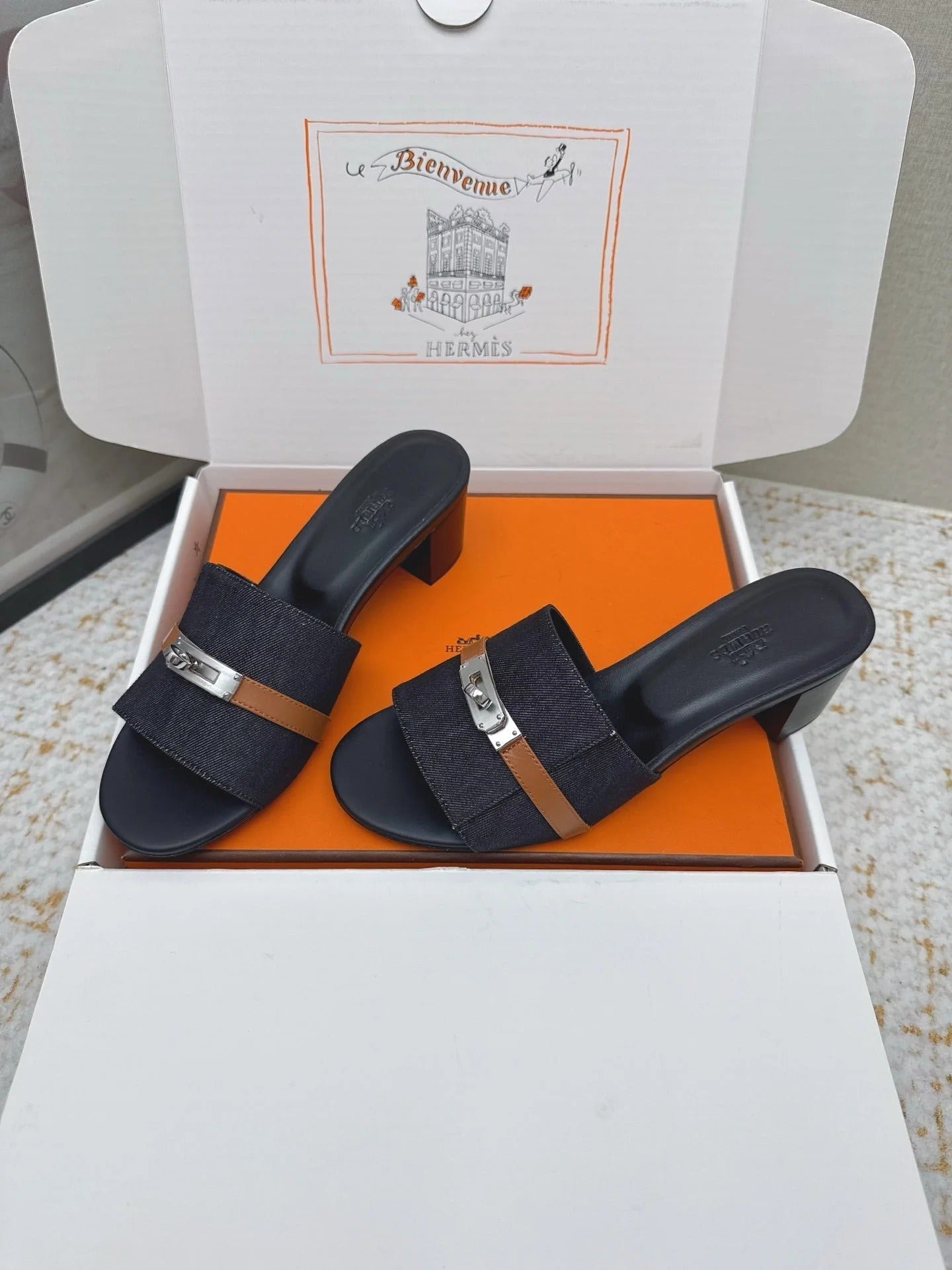 HM 26ss Oasis Sandals Navy Blue Black Denim Cowhide Sliver Buckle 625155