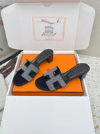 HM 26ss Oran Sandals 50 Black Rhinestone Cowhide 625267