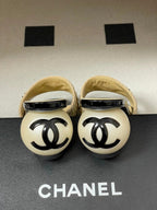 CC 26s Pearl Sandals 70 Beige Patent Leather 649538