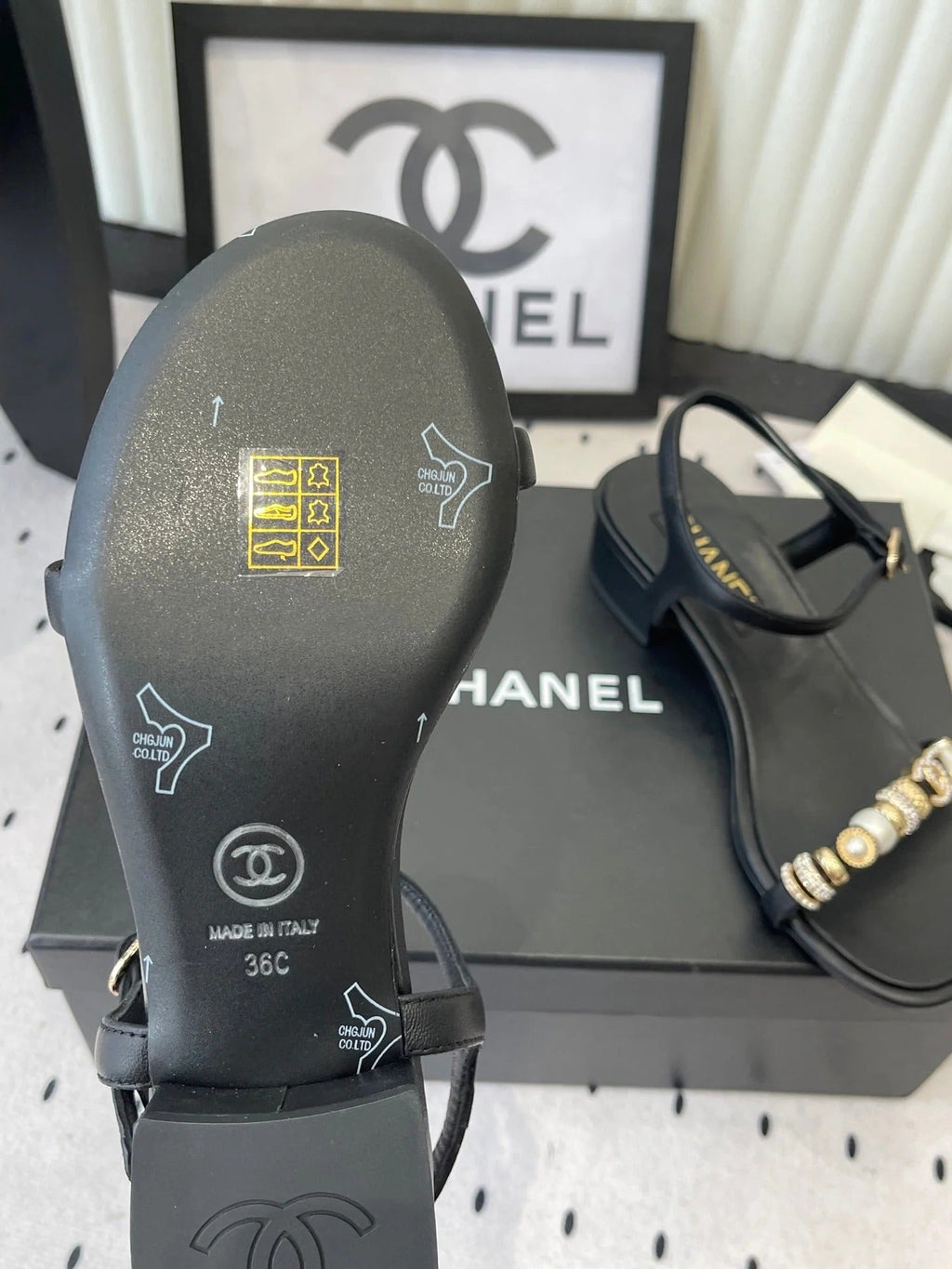CC 26s Sandals 35 Black Sheepskin Pearls 650100