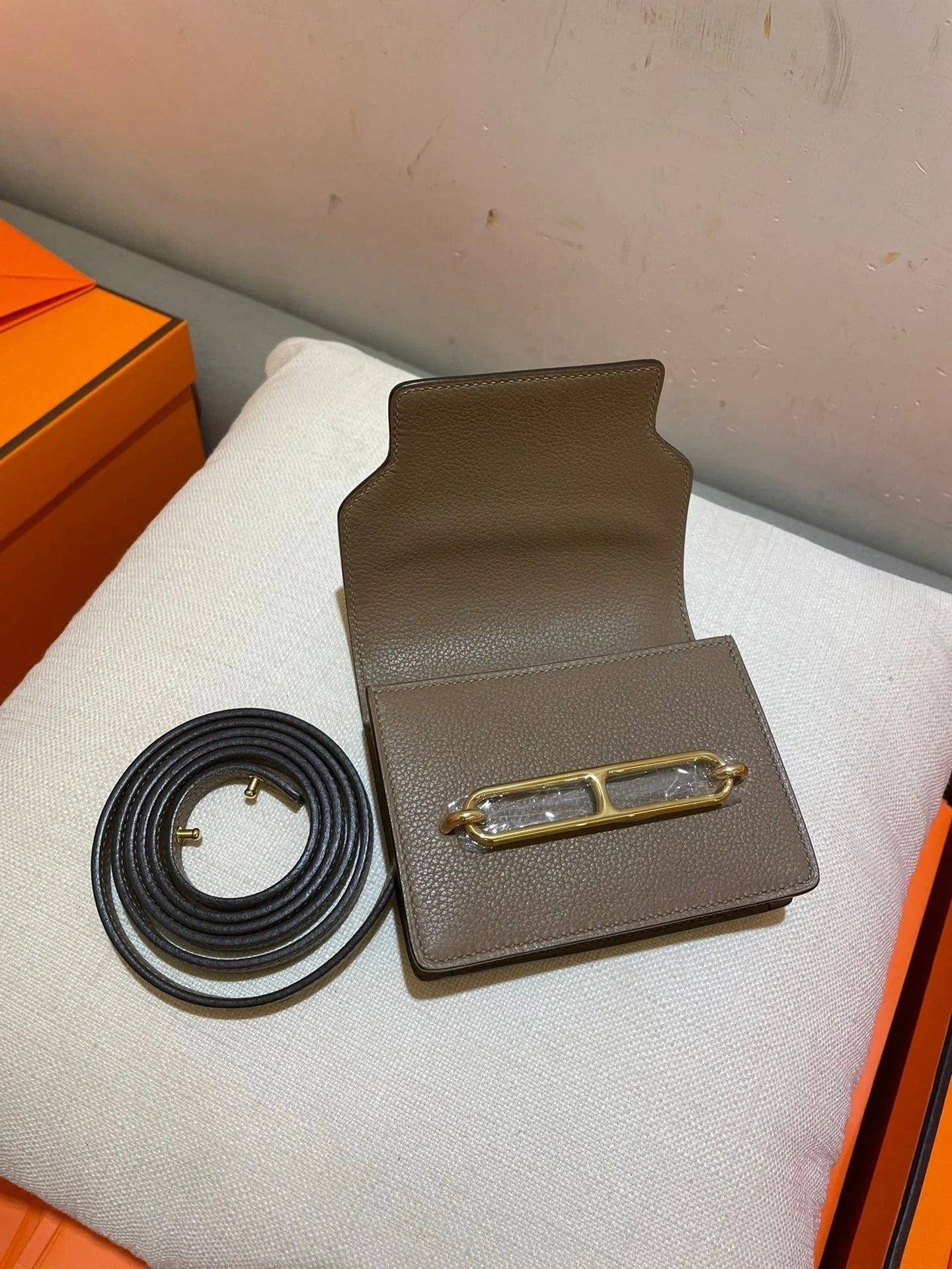 HM RoulisSlim Wallet 12.7 Taupe Calfskin Ghw