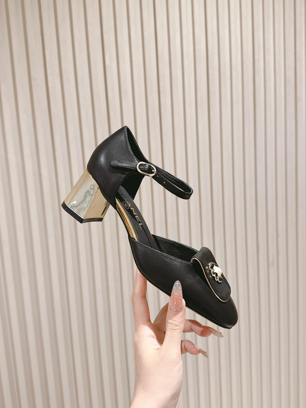 CC 26s Mary Jane Sandals 65 Black Sheepskin 658474