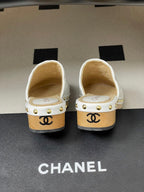 CC 26s Flat Mule White Beige Cowhide 649403