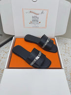 HM 26ss Slippers Black Cowhide Sliver Buckle 625153