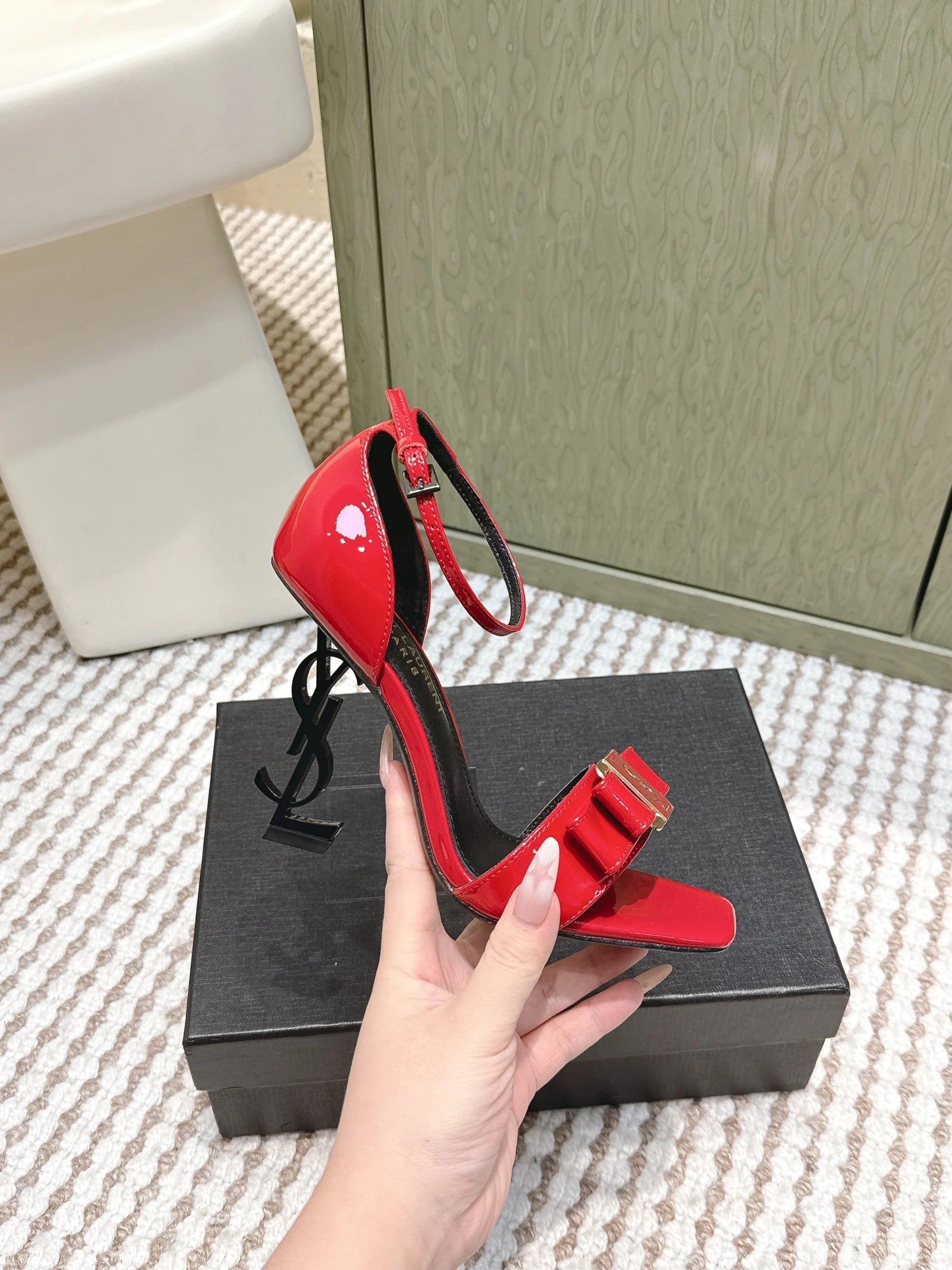 YSL 26ss High-Heeled Sandals 85 Red Black Patent Leather 654677