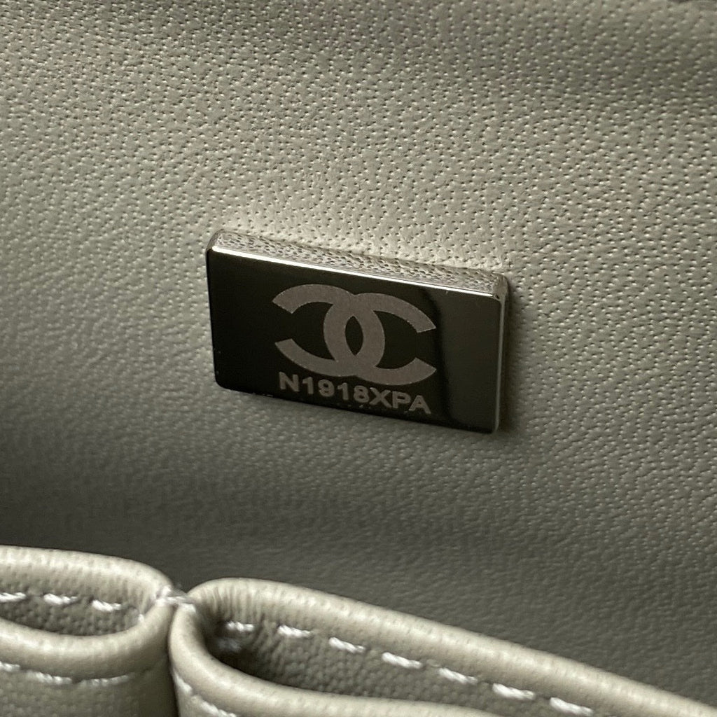 Medium Classic Flap Bag 23cm Light Grey Lambskin Silver Hardware