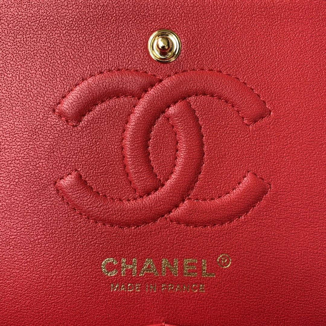 Medium Classic Flap Bag 23cm Red Lambskin Gold Hardware