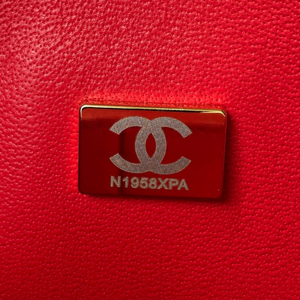Medium Classic Flap Bag 23cm Red Lambskin Gold Hardware