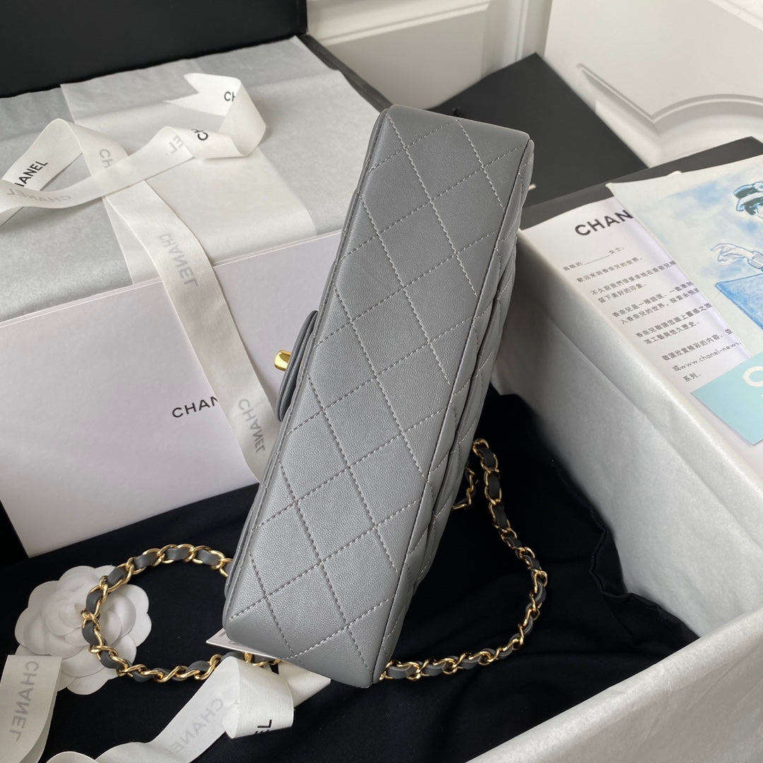 Medium Classic Flap Bag 23cm Grey Lambskin Gold Hardware