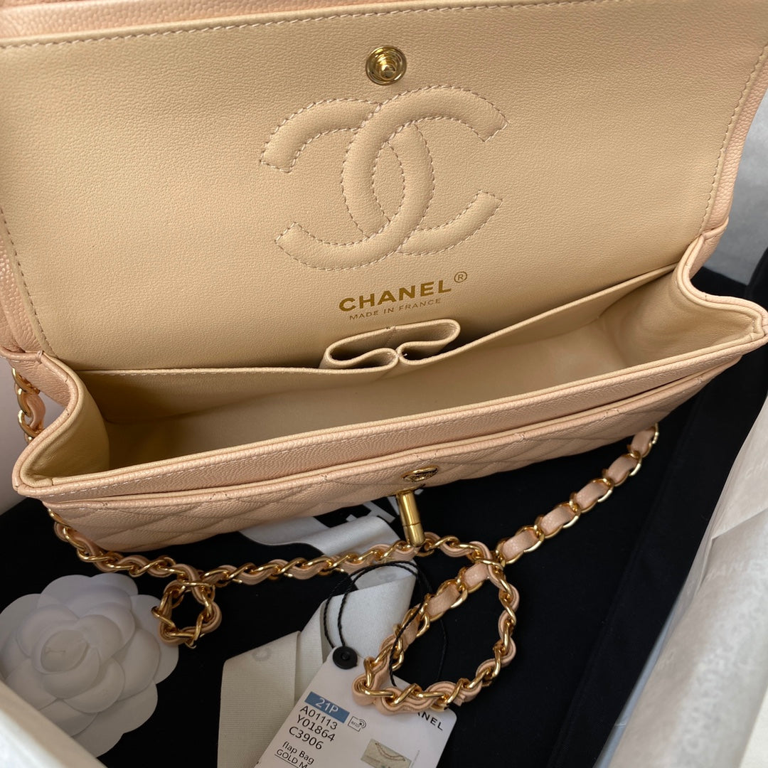 Medium Classic Flap Bag 23cm Salmon Caviar Gold Hardware