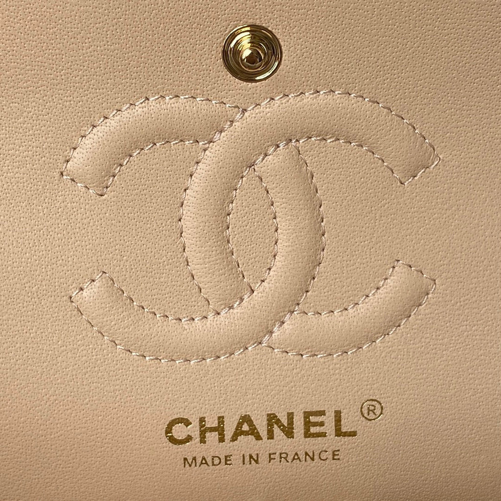 Medium Classic Flap Bag 23cm Salmon Caviar Gold Hardware