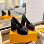 LV Shake Pump 120mm Plain Black Cowhide