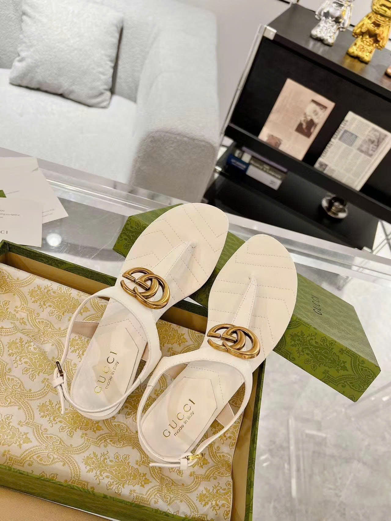 GG Marmont Thong Sandals in White Cowhide